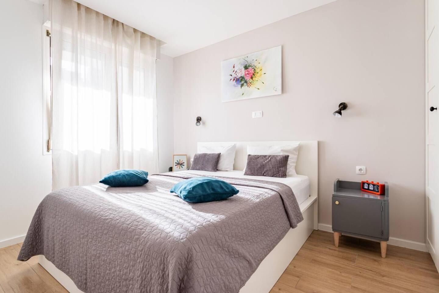 Center Apartment Pia Omis Exterior photo
