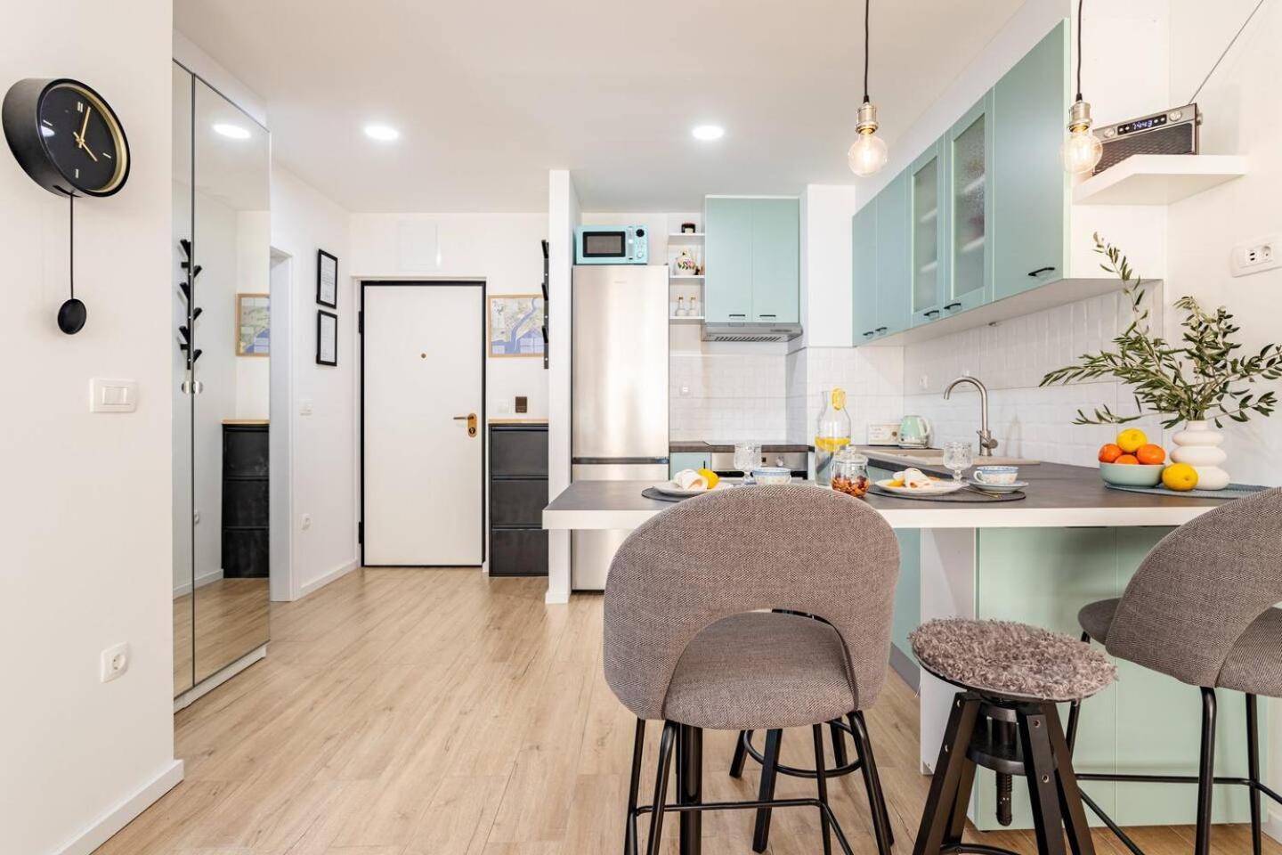Center Apartment Pia Omis Exterior photo